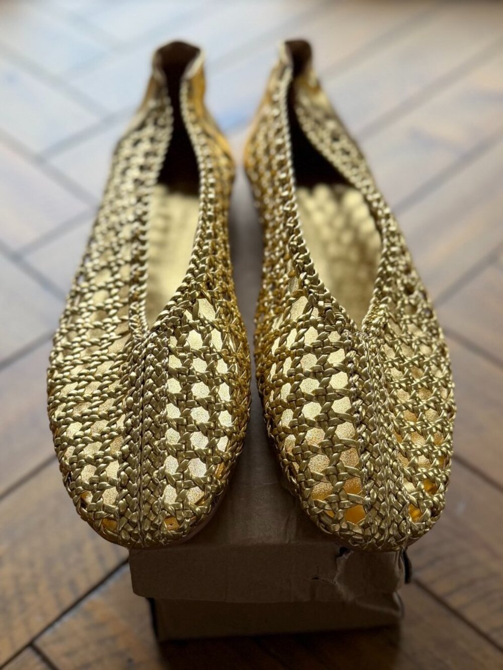 NEW METALLIC GOLD WOVEN VEGAN LEATHER ROUND-TOE SLIP-ON BALLET FLAT IN SIZE 8.5 - Picture 4 of 7